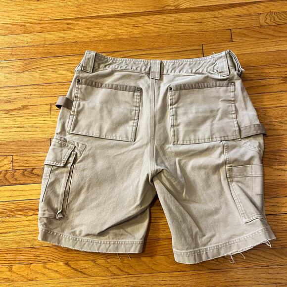 Duluth Shorts Mens 32 Cargo Carpenter Tan Beige Work Outdoor - Picture 3 of 10